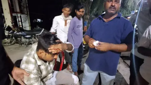 श्रावस्ती में अधूरे पुल के डिवाइडर से बाइक सवार युवक की टक्कर