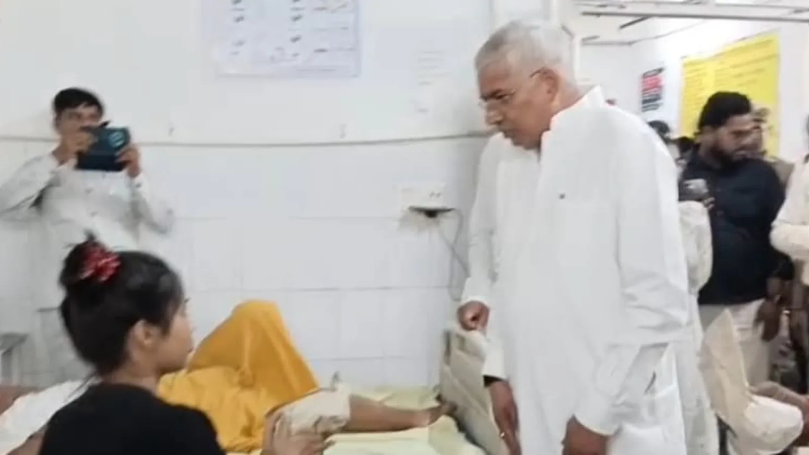 मोदी के जन्मदिन पर अमेठी में रक्तदान शिविर, सैकड़ों लोगों ने दिया खून