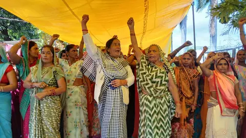 Amethi women stage four-day dharna demanding end to power cuts