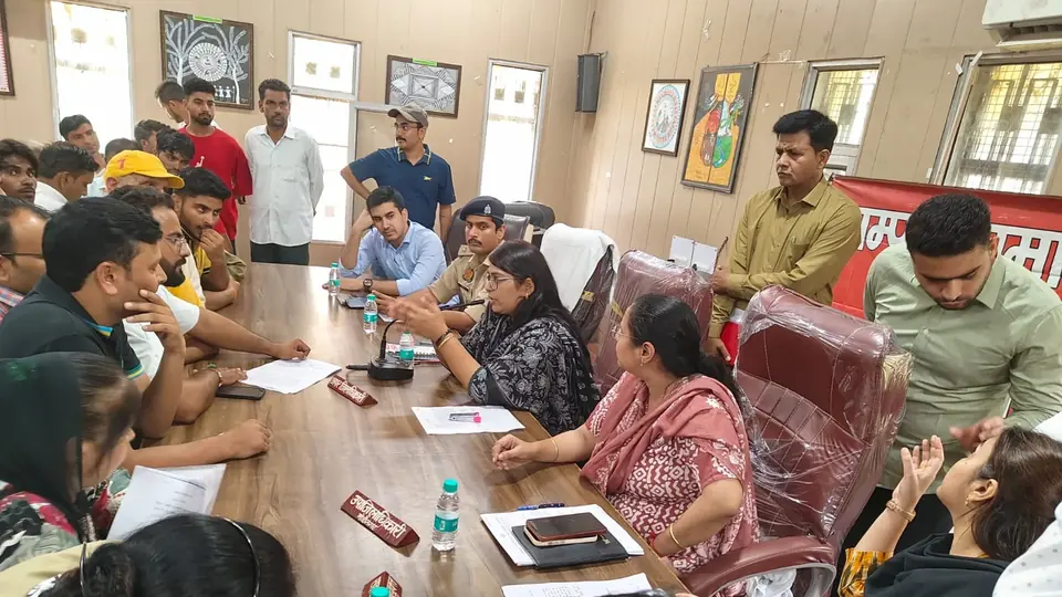 Ghaziabad district resolves 14 complaints during monthly grievance redressal day