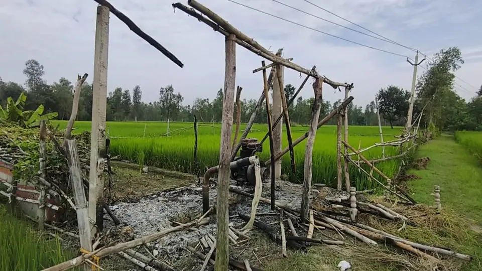 Fire destroys farmer's tubewell shed, livestock equipment lost in Jamos