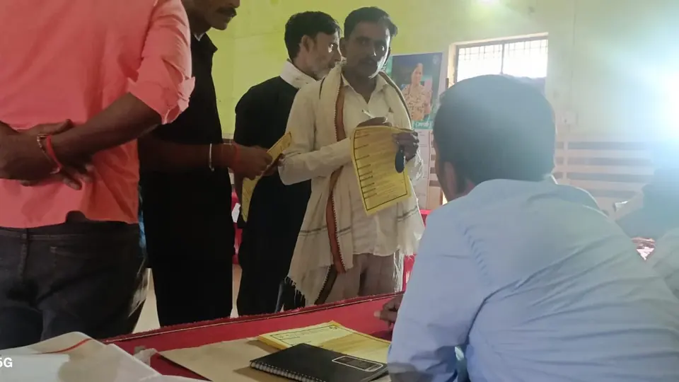 Labour Department launches week-long welfare scheme awareness drive in Shravasti