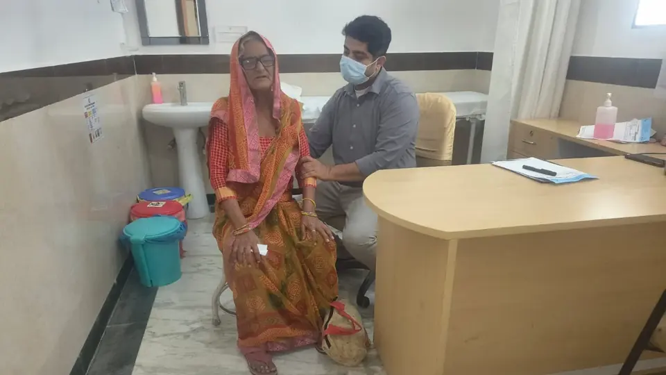 Kailash Hospital organizes free orthopedic camp for Jewar residents