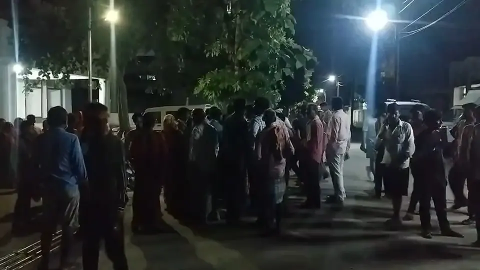 श्रावस्ती में ई-रिक्शा और बाइक हादसे के बाद स्थानीय कार्रवाई