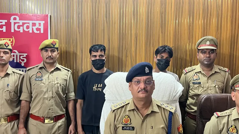 क्लब में मौज के लिए भाइयों ने पड़ोसी के फ्लैट से चोरी की