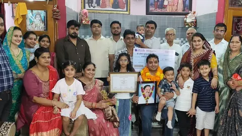 Hapur teacher Amit Kumar Sharma honoured with UP State Teacher Award 2025