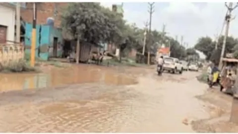 Chandausi-Sambhal road's pothole crisis puts commuters at serious accident risk