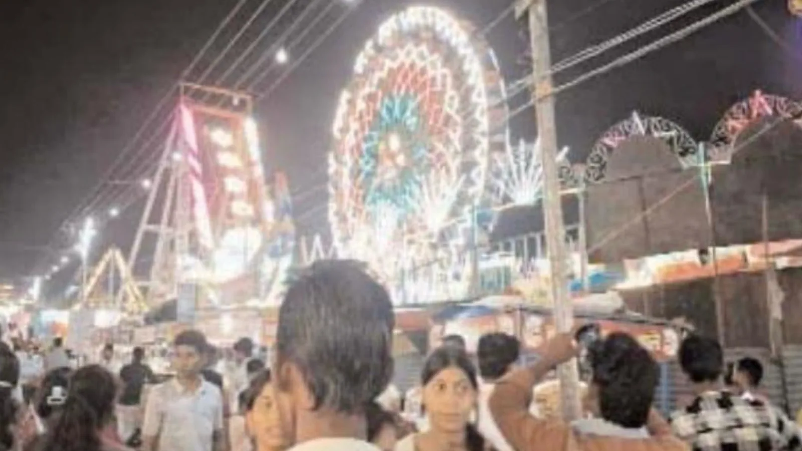 चंदौसी में गणेश चौथ के मेले में भारी जनसैलाब, देर रात तक रौनक