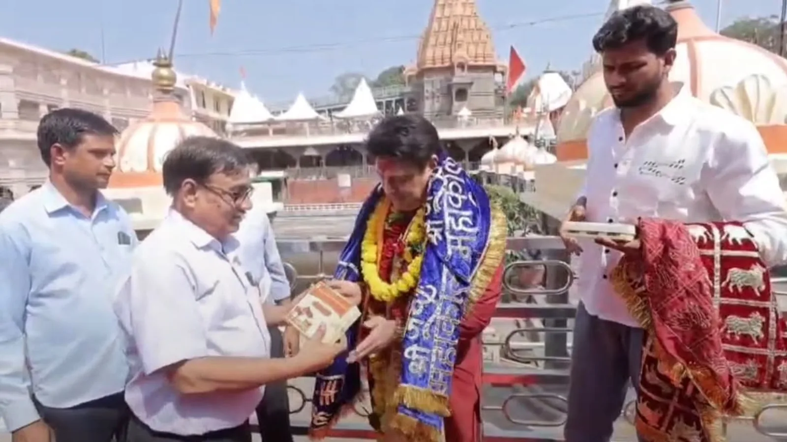 गोविंदा बोले- मेरे खिलाफ साजिश, परिवार का इस्तेमाल हो रहा