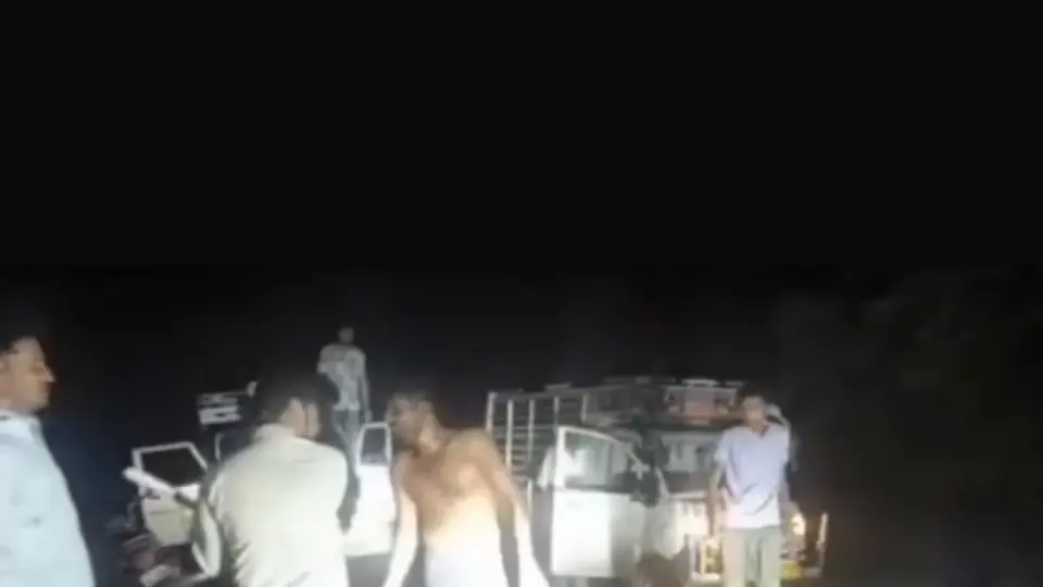 उज्जैन में गौ तस्करी के शक में युवकों को नचाकर पीटने का आरोप
