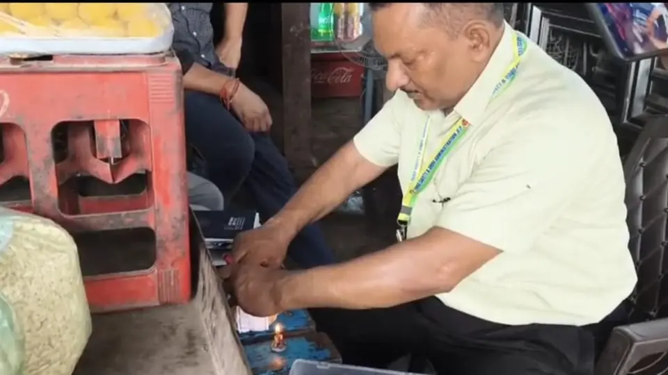 अमेठी में खाद्य सुरक्षा की कड़ी कार्रवाई, मिठाई दुकानों पर छापेमारी