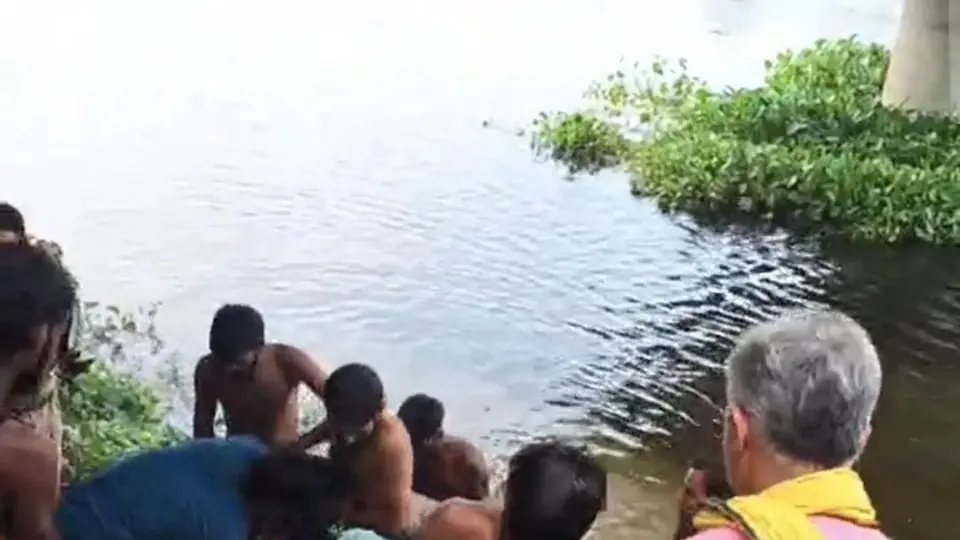 गोंडा में सरयू नदी में डूबने से दो बहनों की मौत