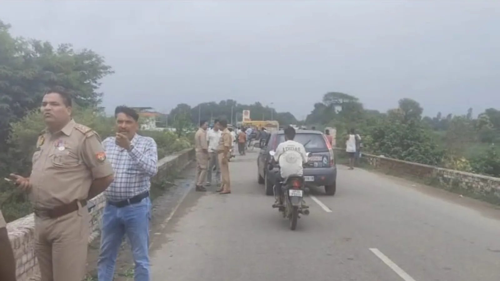 अमेठी में पुल से नाले में कूदा अज्ञात व्यक्ति, तलाश जारी