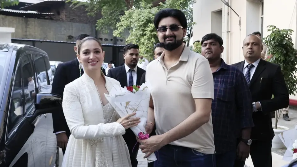 हापुड़ के मेडिकल कॉलेज में तमन्ना भाटिया और सिद्धार्थ मल्होत्रा के साथ संगीत महोत्सव