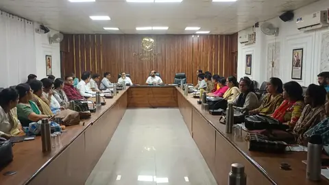 Muzaffarnagar CDO Orders Anganwadi Upgrades, Fortnightly Reviews Amid Supply Delays