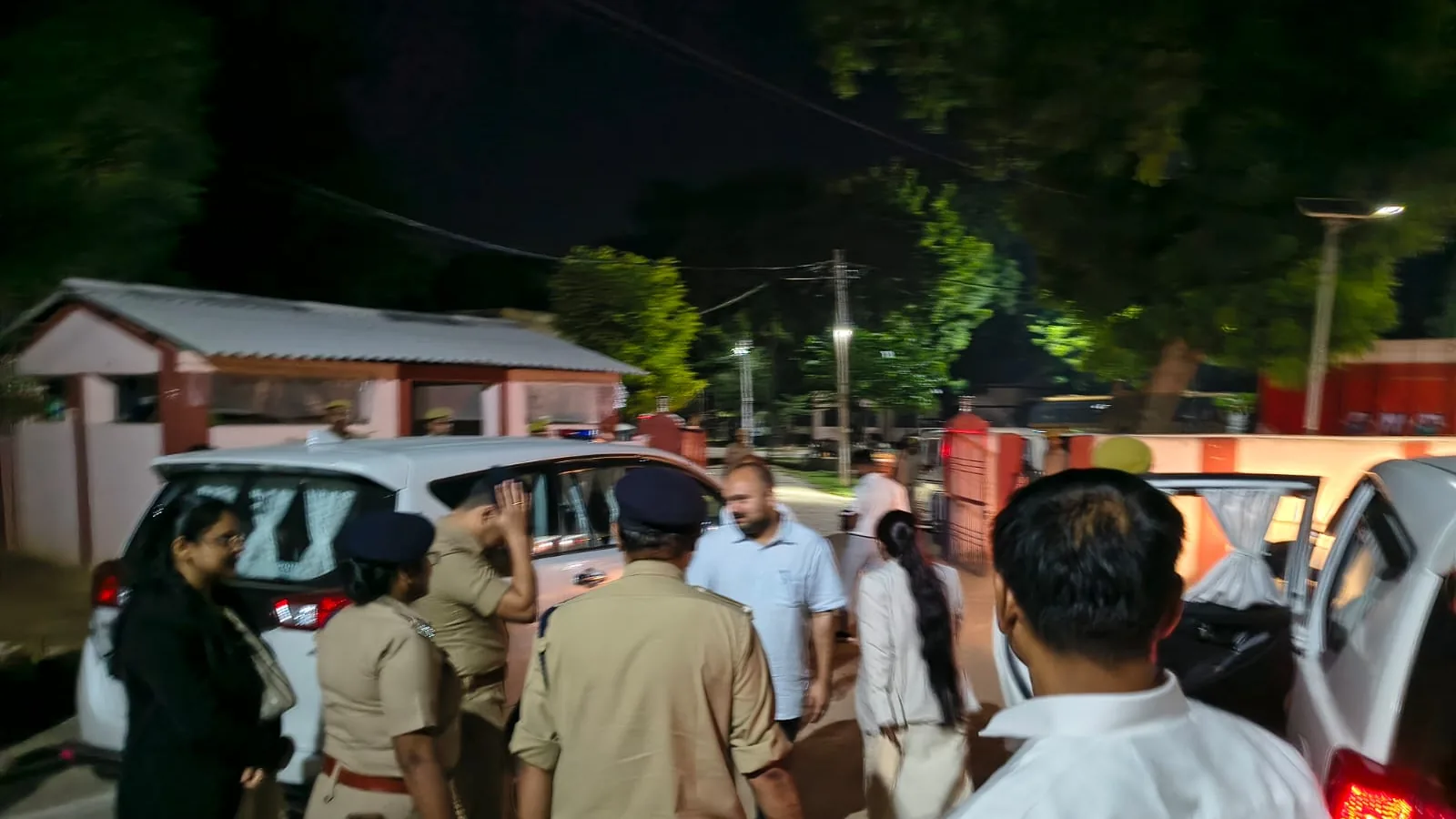 प्रतापगढ़ जेल का जिला जज ने किया सरप्राइज निरीक्षण, कैदियों से की बातचीत