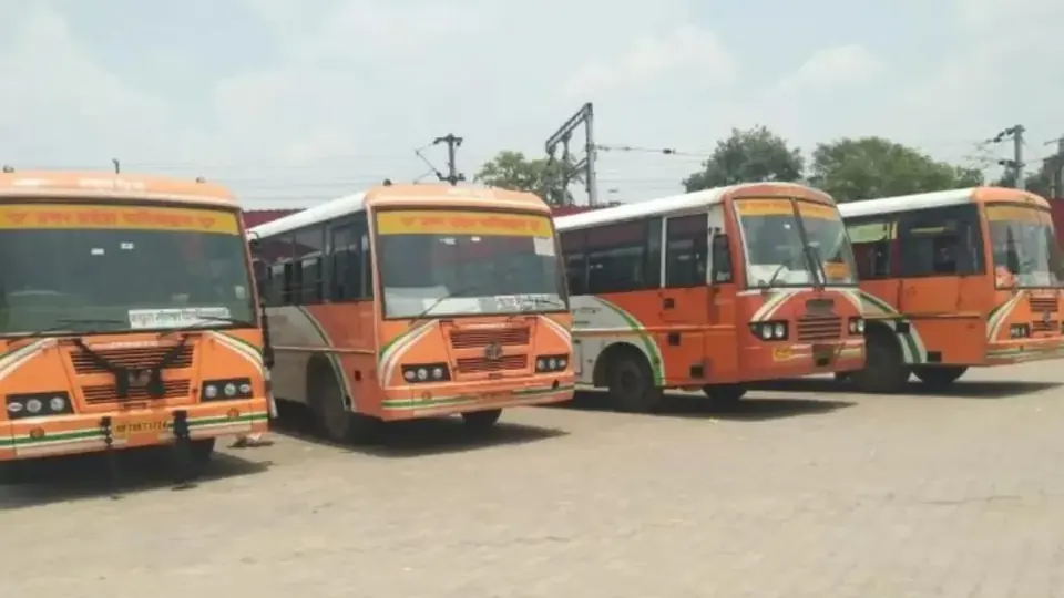 Road diversion on Prayagraj bridge doubles commuter costs, delays journeys