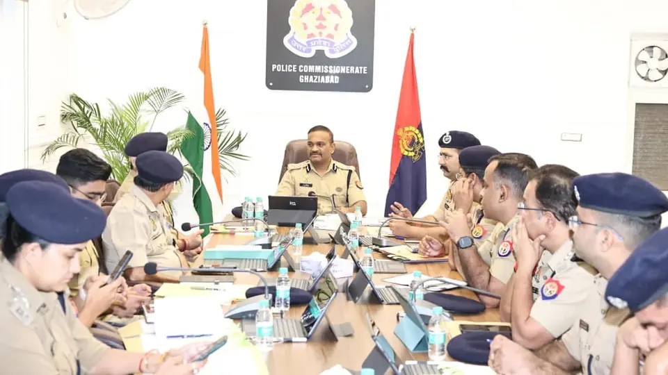 Ghaziabad Police Commissioner reviews crime control strategy ahead of festivals and BRICS Summit