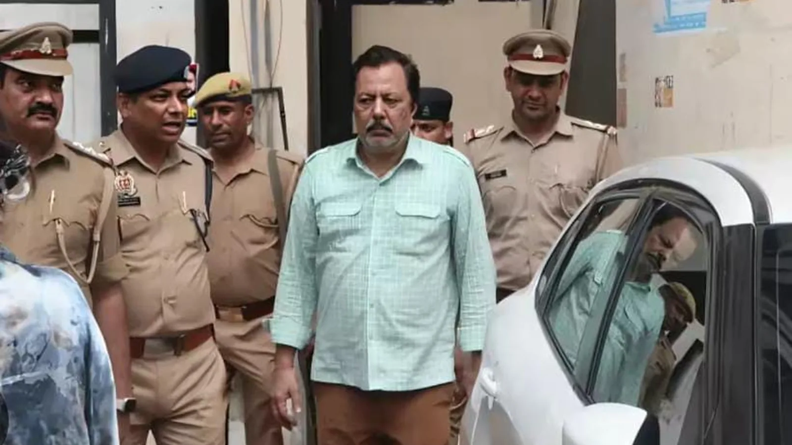 अखिलेश दुबे केस में बड़ा ट्विस्ट: होटल कारोबारी सुरेश पाल अपने बयान से पलटा