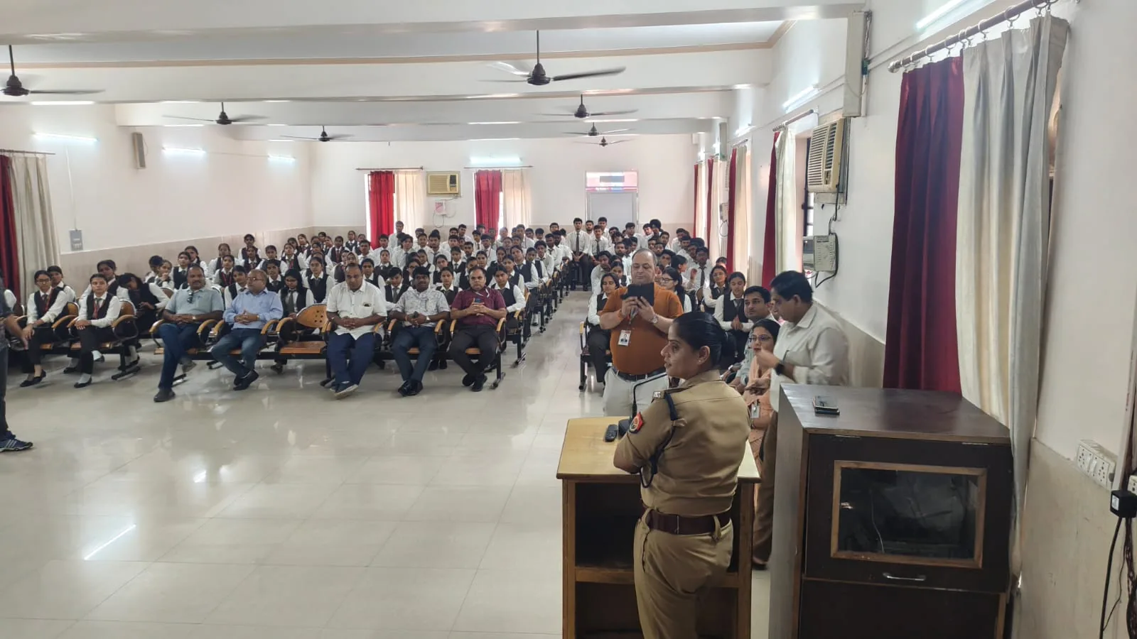 Muzaffarnagar college hosts cyber fraud awareness programme for students, staff