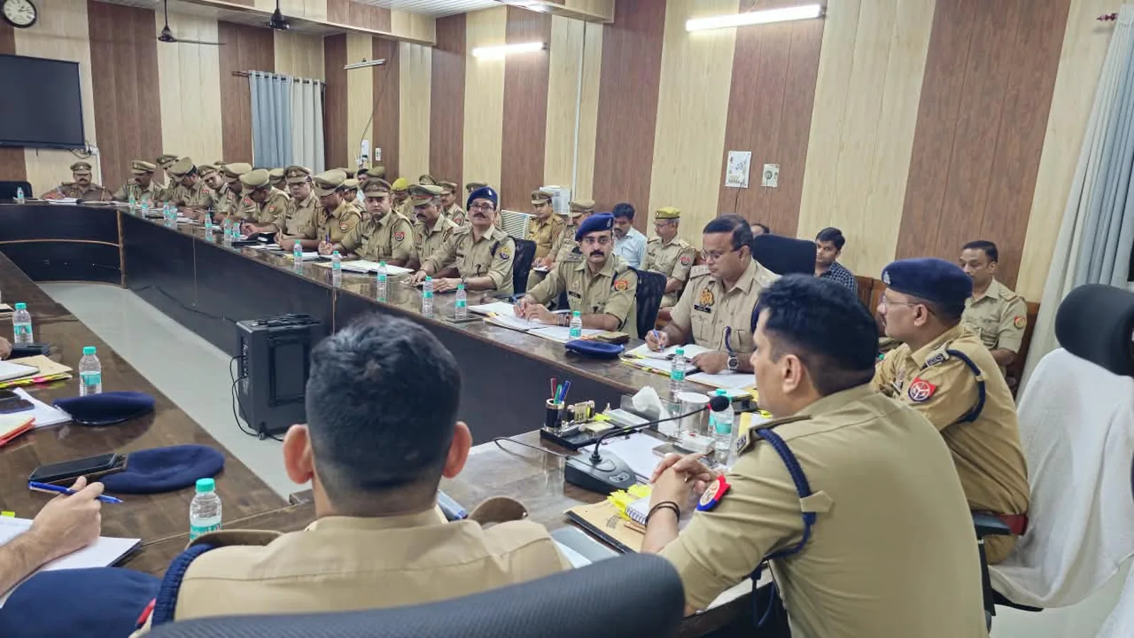प्रतापगढ़ के एसपी ने अपराध नियंत्रण के लिए थाना प्रभारियों को दिए सख्त निर्देश