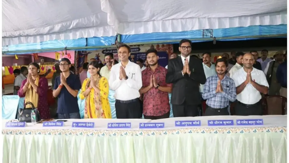Pratapgarh's eight brightest minds compete to become today's Yudhishthir