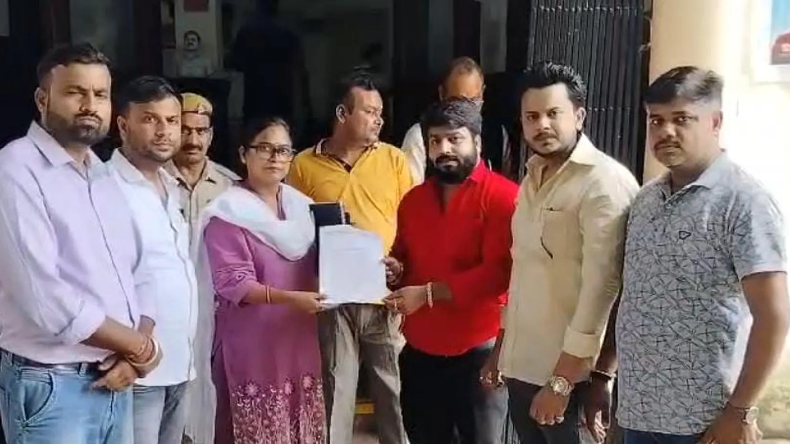 दिल्ली में महिला पत्रकारों के साथ मारपीट, कानपुर में आईरा प्रेस क्लब का विरोध