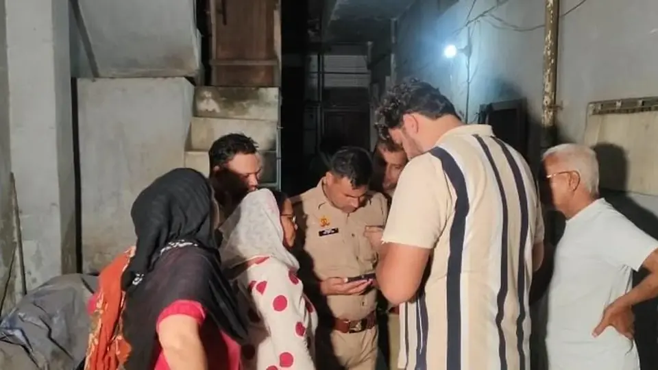 Woman's earrings snatched by bike-borne thief near Muzaffarnagar police outpost