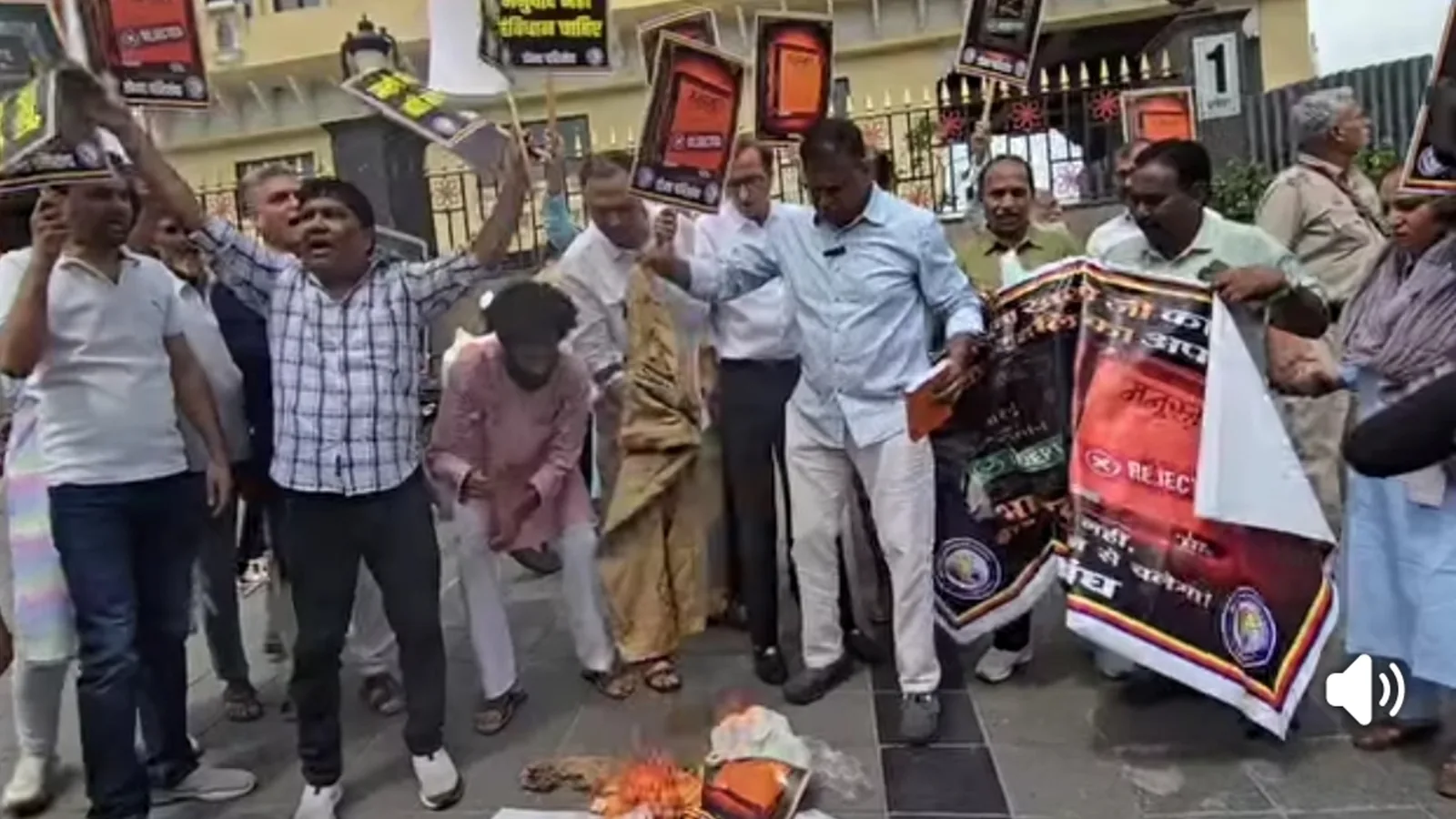 Congress protesters burn Manusmriti outside RSS headquarters, Udit Raj detained