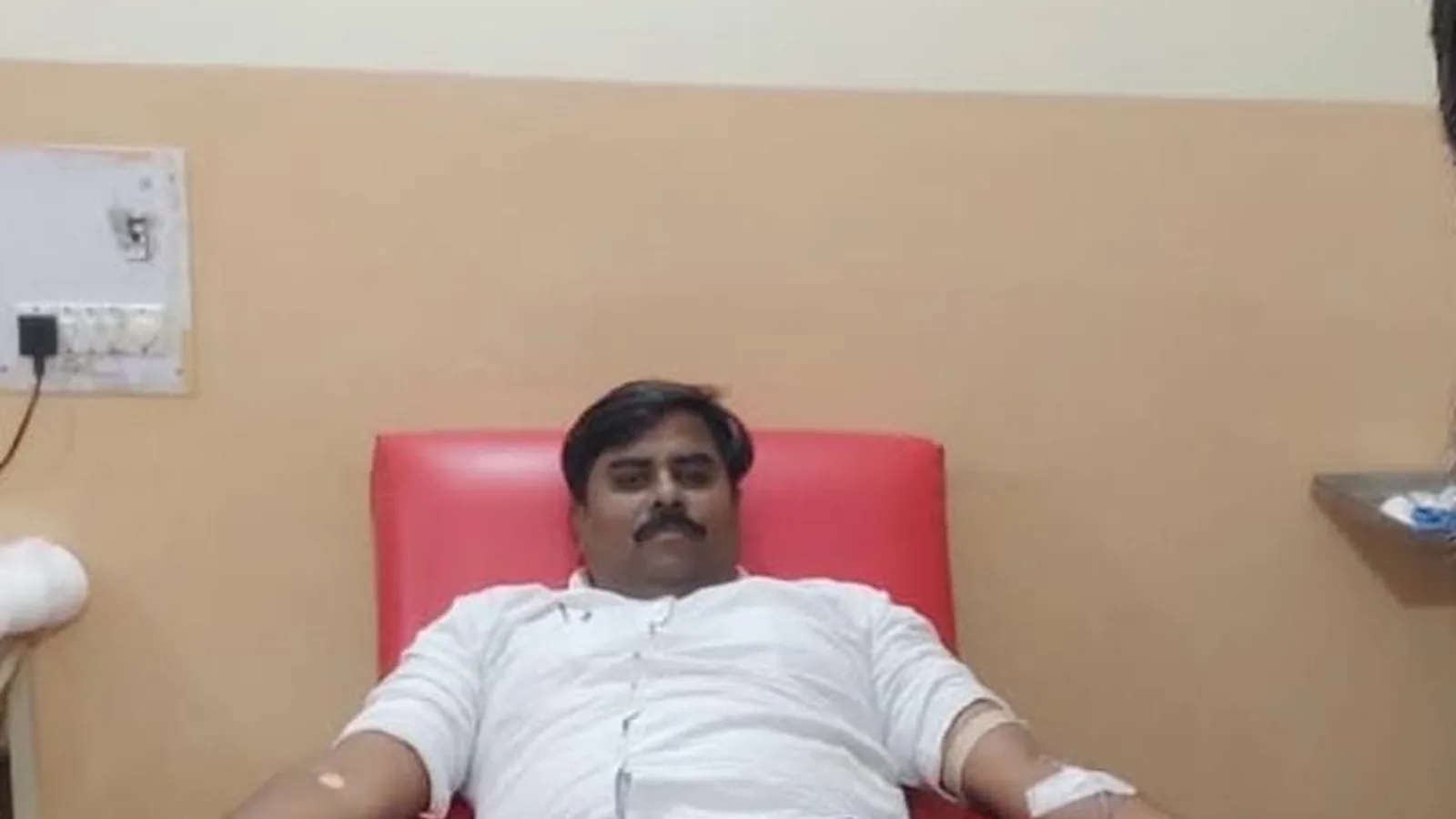 RKP के प्रदेश अध्यक्ष ने जन्मदिन पर रक्तदान करके मानवता की मिसाल दी