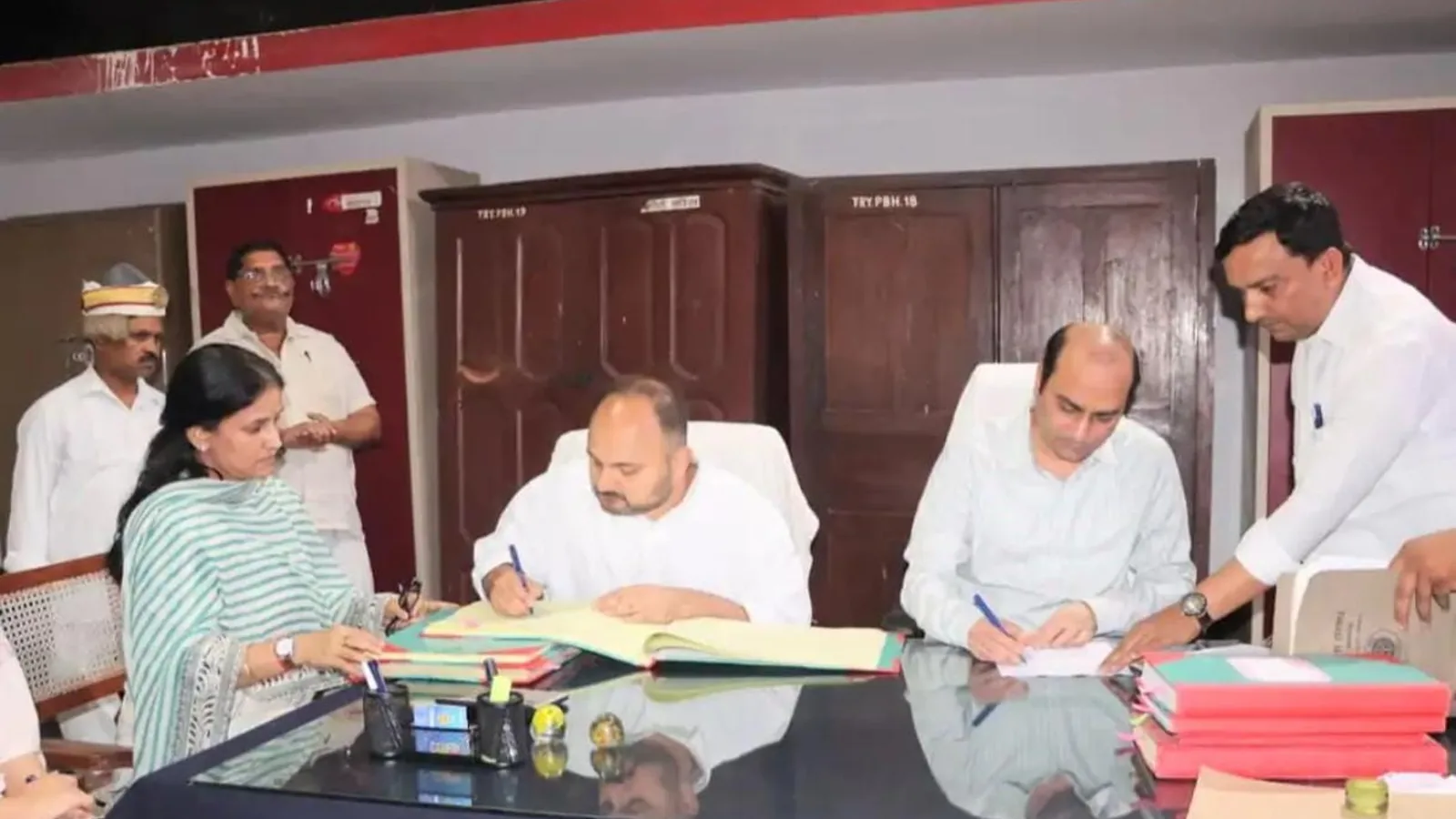 प्रतापगढ़ में डीएम ने 1500 शस्त्र लाइसेंस आवेदन निरस्त किए
