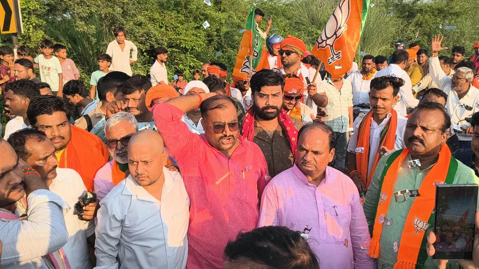 मोदी के 25 साल पूरे होने पर वाराणसी से वडनगर तक बाइक यात्रा प्रतापगढ़ पहुंची