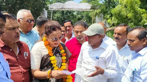 Congress legislator Aradhana Mishra Mona addresses inflation and power cuts in Rampur Khas