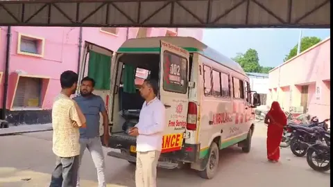 Car overturns on Ganga Expressway in Raibareli, one dead five injured