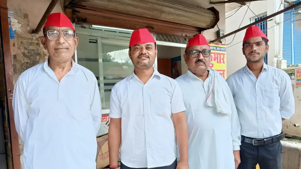 Workers Leave To Meet National President Akhilesh Yadav