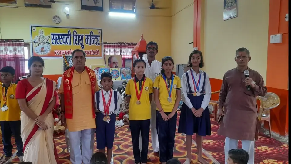 रायबरेली के स्कूल में कृष्ण जन्माष्टमी मनाई गई भक्तिमय माहौल में