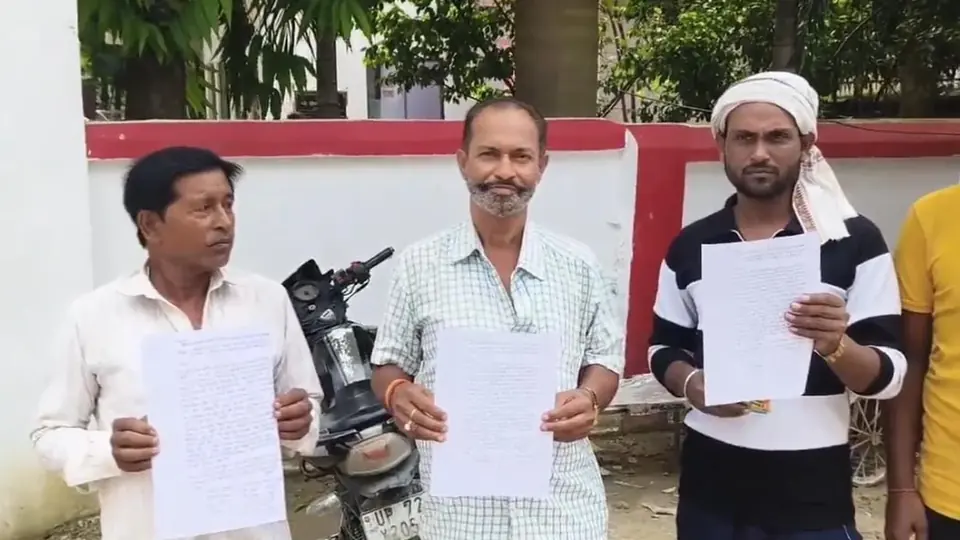 Villagers demand reopening of blocked footpath in Pratapgarh after filing complaint