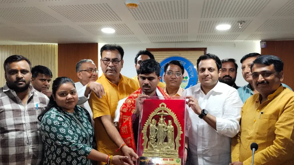 Ghaziabad honors singer Sunil Lodhi for Hanuman Ansh contribution