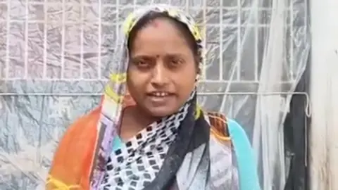 प्रतापगढ़ में पीएम आवास योजना से पूजा को मिला पक्का घर