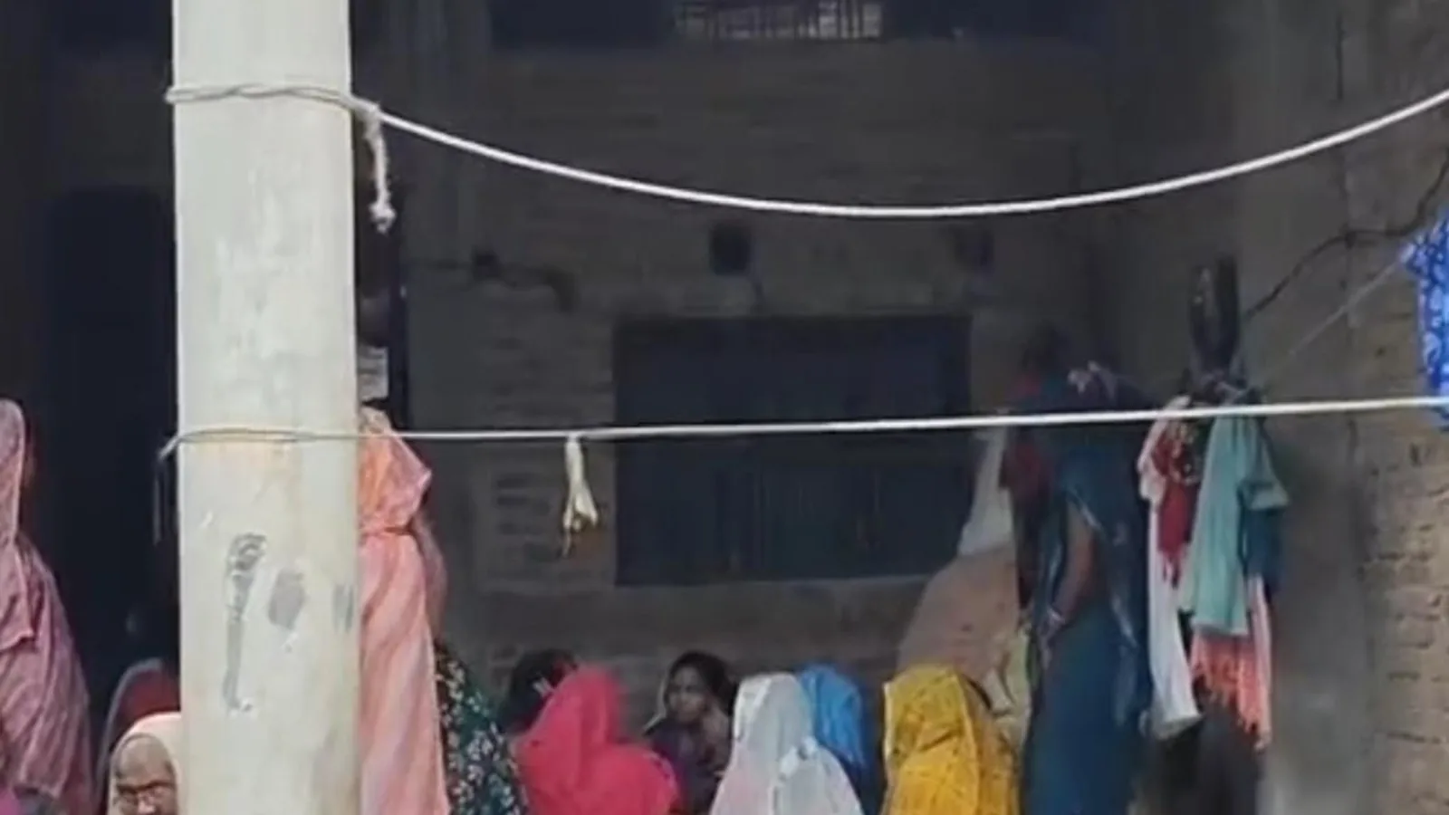 विषैला पदार्थ खाने से 22 वर्षीय युवक की मौत, प्रेम-प्रसंग की चर्चा