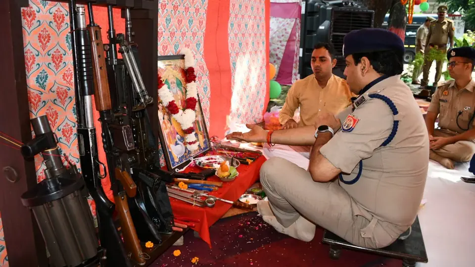 Muzaffarnagar police conduct Vishwakarma Jayanti puja for weapons and equipment