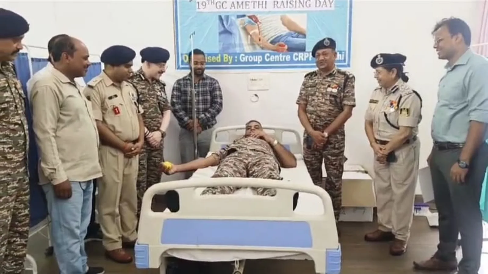 सीआरपीएफ अमेठी ने स्थापना दिवस पर 23 जवानों के साथ रक्तदान शिविर लगाया