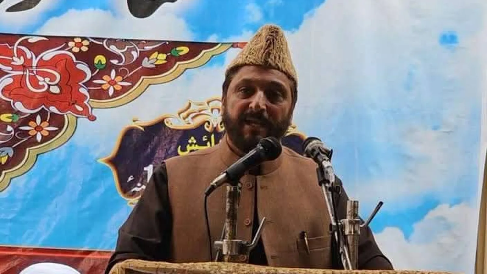 जम्मू-कश्मीर के ग्रैंड मुफ्ती ने डेली वेजर्स को नियमित करने की अपील की