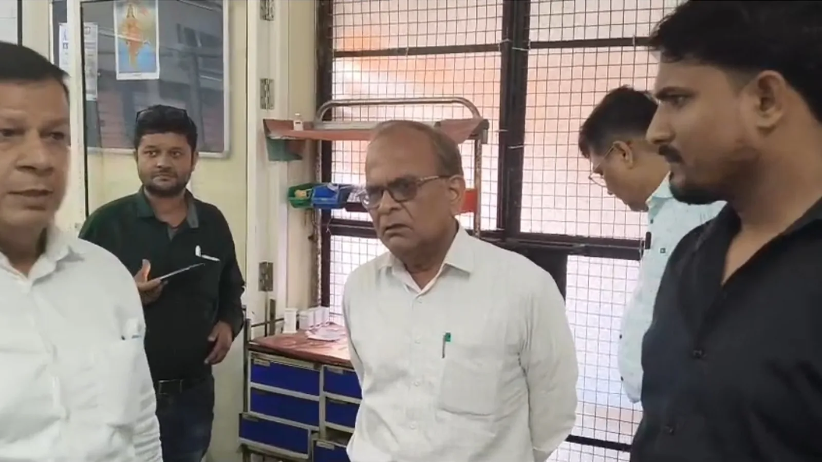 AD Health Conducts Surprise Inspection At Hathras' Bagla District Hospital