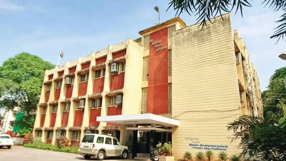 ग्वालियर के सर्वे 302 में रजिस्ट्रियां बेअसर, चरनोई डायवर्जन दर्ज