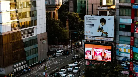 तिरुसुलम में जीसैट रोड पर एलईडी स्क्रीन से ध्यान भटकने की चालकों की शिकायत