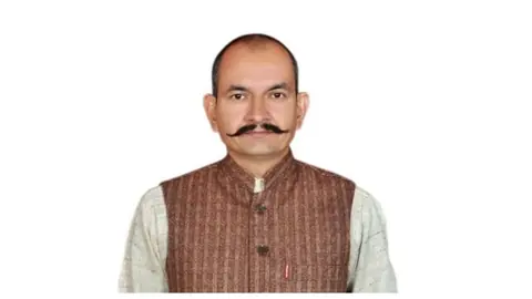 शिक्षक नेता और शिक्षा पर चर्चा कार्यक्रम के संस्थापक डॉ कुलदीप मलिक की उपलब्ध कराई गई स्टूडियो तस्वीर