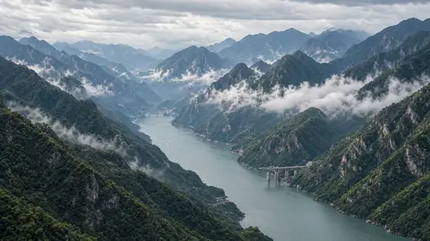 ‘Chinese can actually fly’: man pilots homemade hoverboard over mountains, across Yangtze River