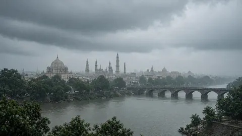 Delhi-NCR May See Six Days Of Rain As Yellow Alert Issued