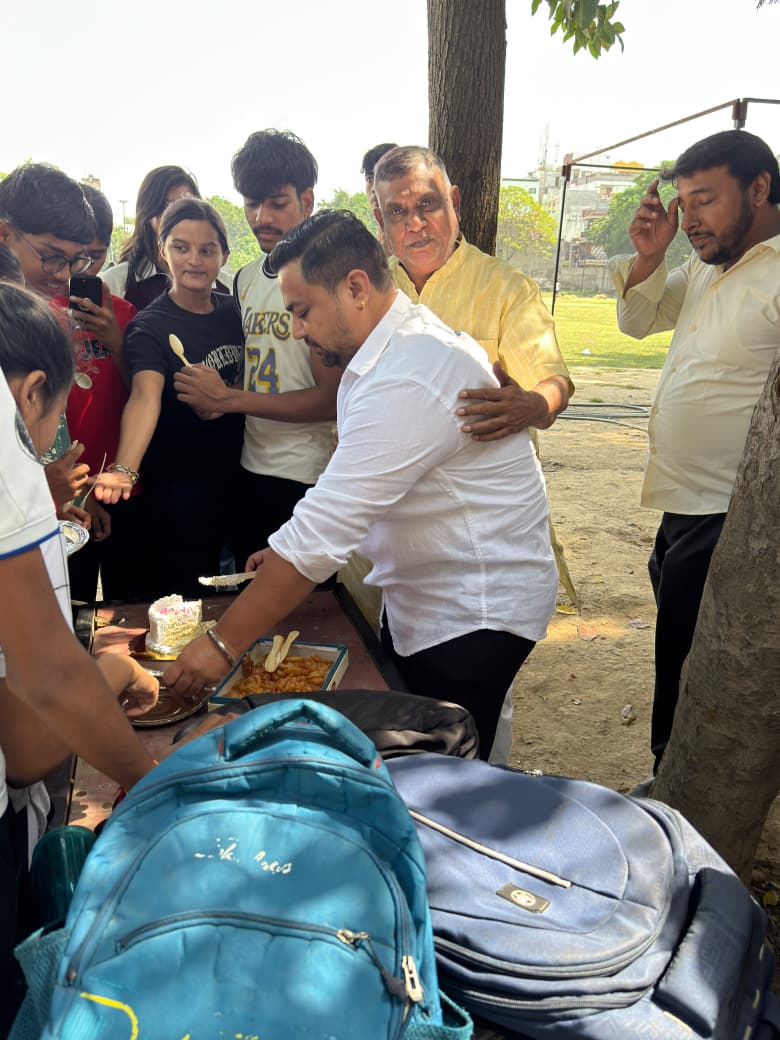 Guests attend Aman Vashishth birthday ceremony at Nehru Yuva Kendra